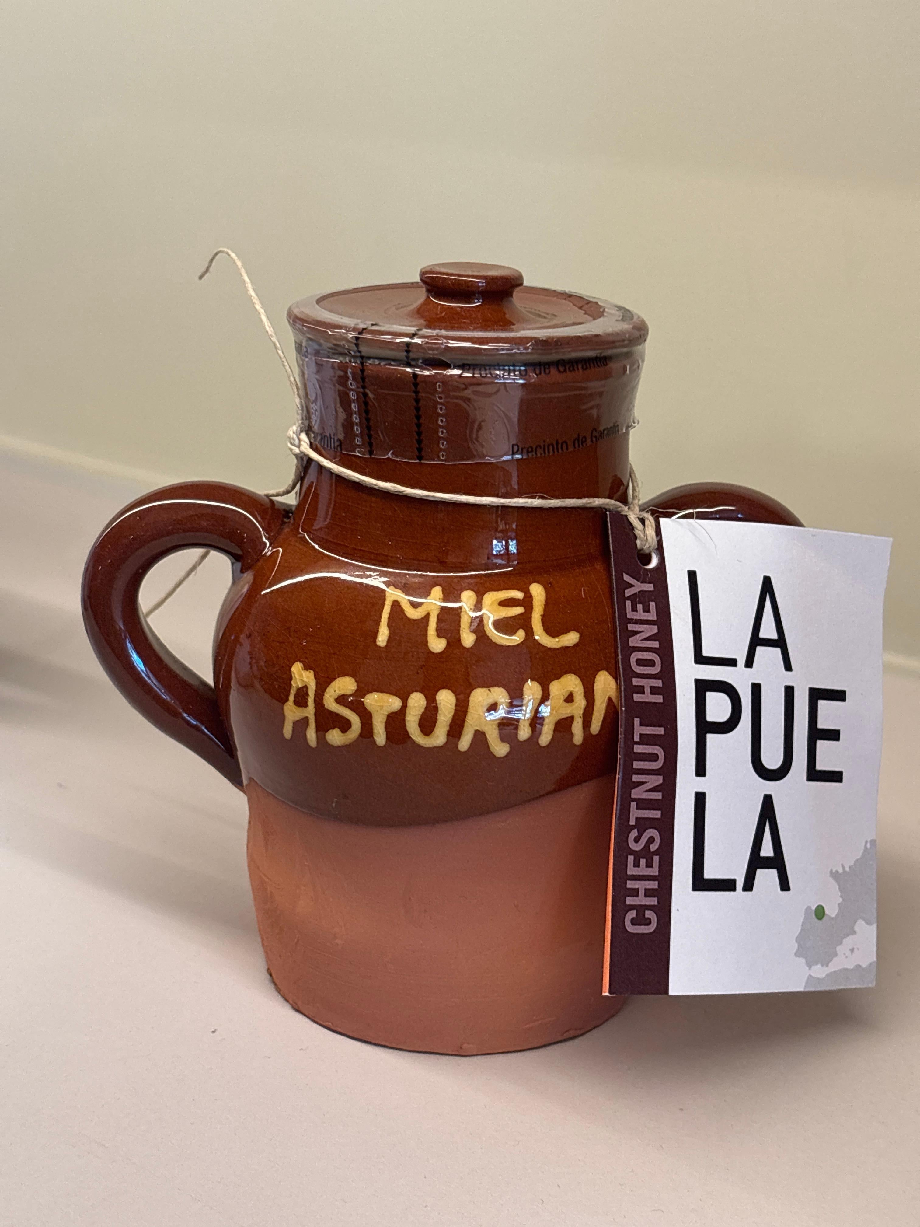 Chestnut honey in earthware